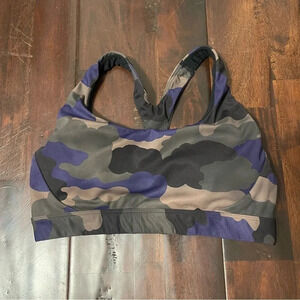 Athleta Ultimate Bra A-C Women’s Size Medium Camo Mantra Print Cool Workout